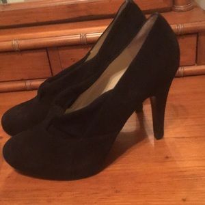 Black, suede pumps